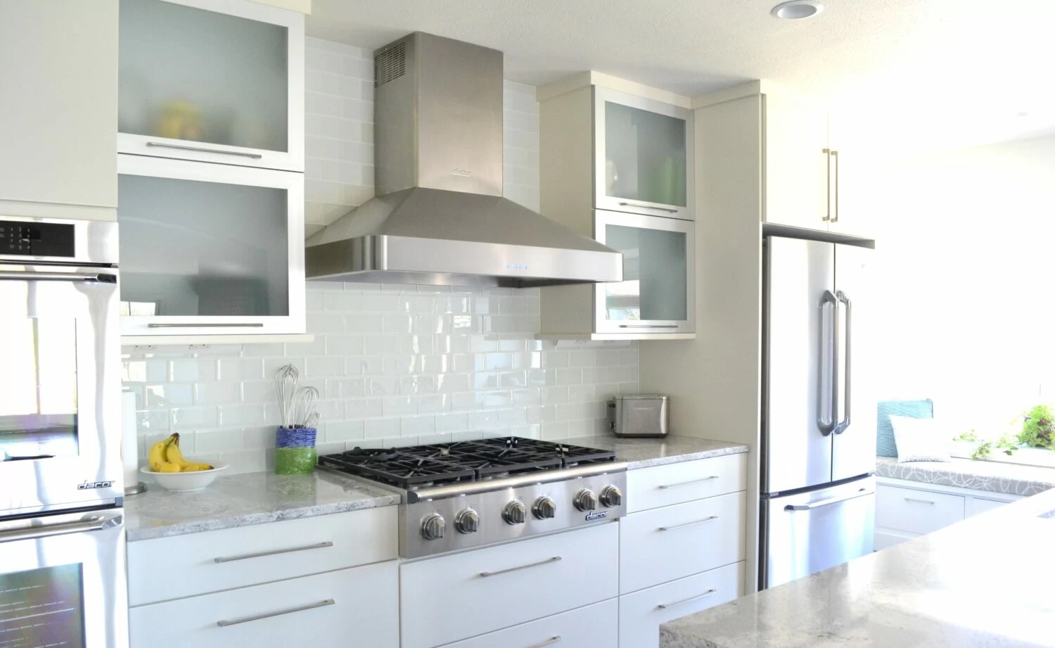 TOP 5 KITCHEN COLOR TRENDS IN 2022 - InDesign Cabinetry